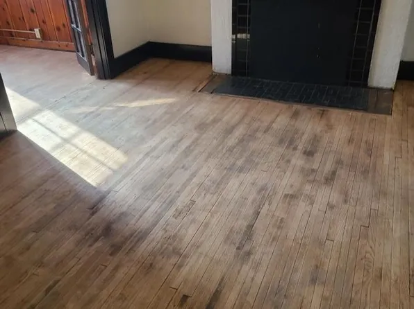 1303 Logan Ave APT 1, Waterloo, IA 50703