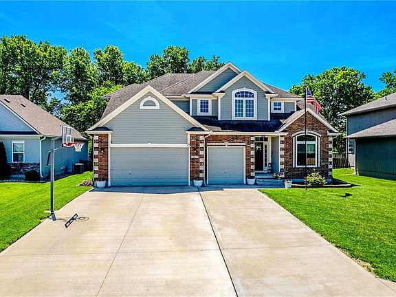 2nd image of 2817 SE Jennifer Dr