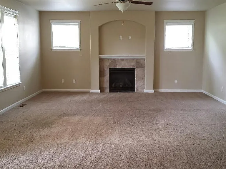 3905 Amelia Ct NE — Photo 10