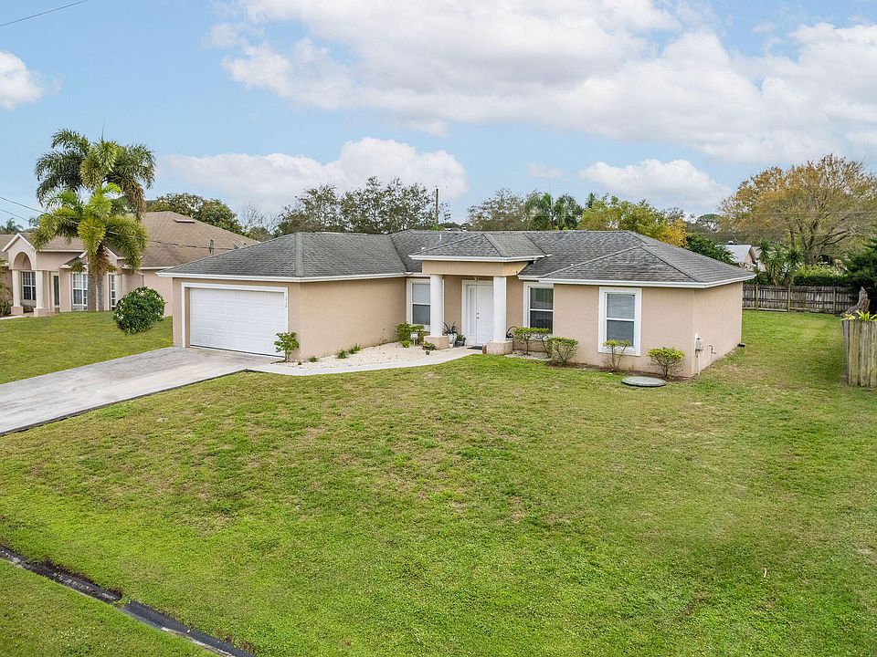 1st image of 216 SE Eyerly Avenue
