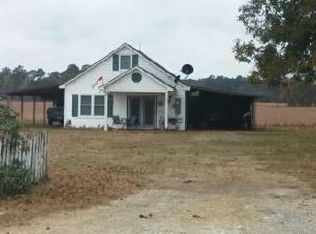 932 Sheffield Rd, Rose Hill, NC 28458