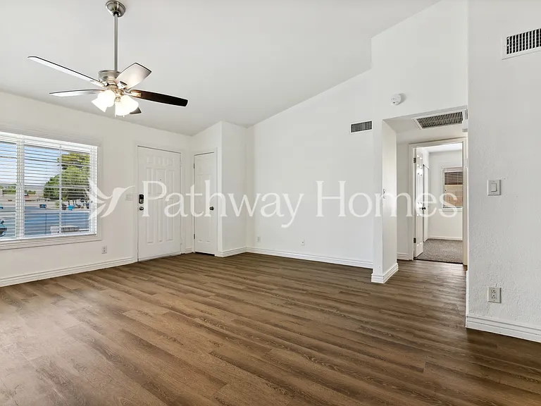 314 E Moore Ave — Photo 4
