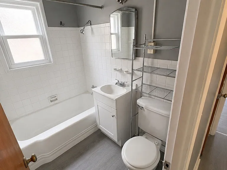 16004 Nelacrest Rd #5 — Photo 6
