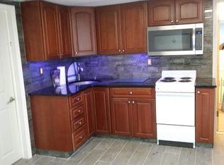 140 Woodhull Rd, Huntington, NY 11743