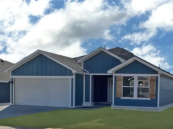4505 W Glacier St, Fayetteville, AR 72704