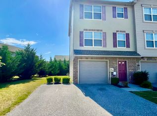 209 N Pine Ave, Spring Grove, PA 17362