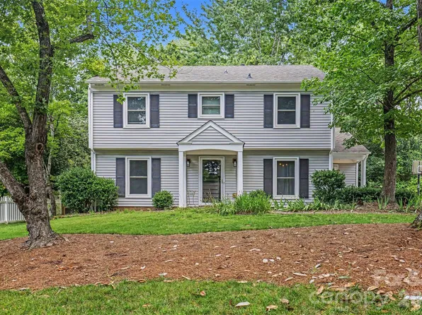 320 Sunnywood Ln, Charlotte, NC 28270
