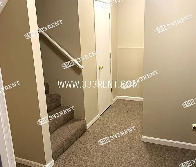 404 Freeman Ave — Photo 14
