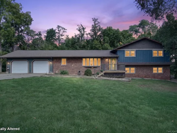 1802 S Carole Ct, Peru, IN 46970