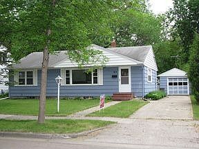 2nd image of 915 1st St S