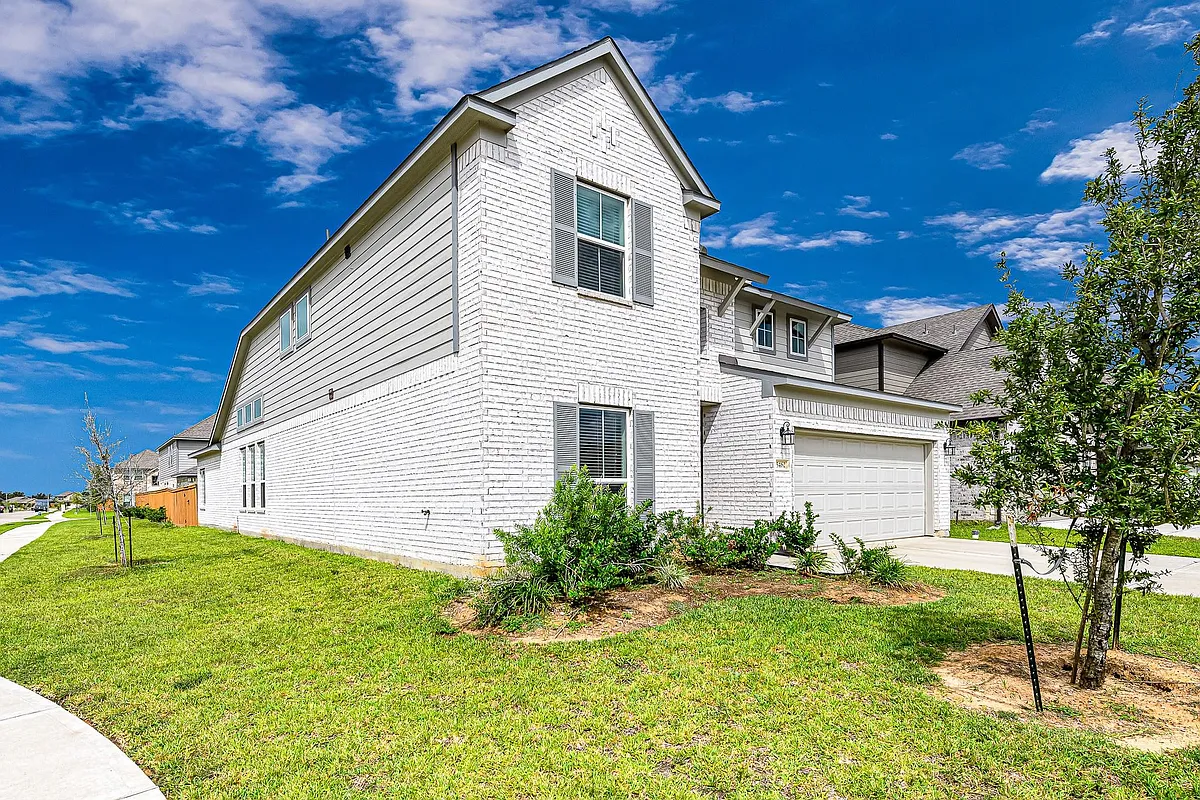 Building Photo - 5462 Grand View Cir