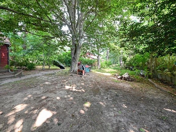 4th image of 93 Mattakeesett St