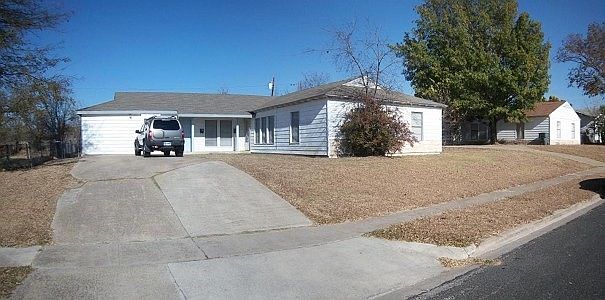1st image of 1109 Williamson Dr Unit B