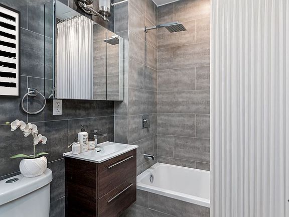 5th image of 941 Washington Ave #754