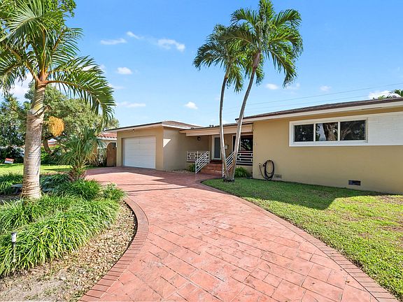 4th image of 307 N Rainbow Dr