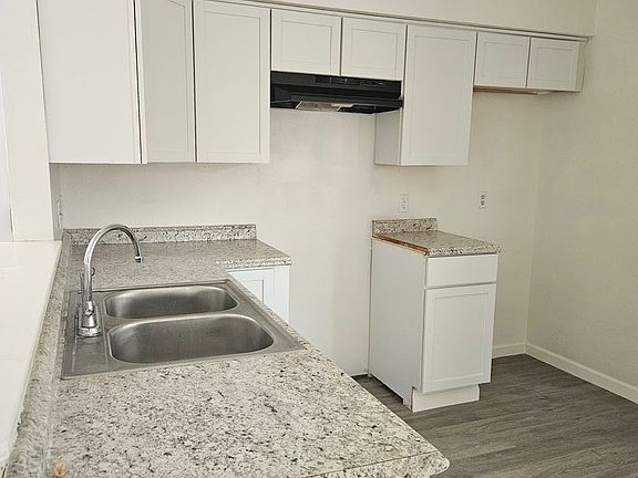 5th image of 5506 Rose Hill Cir APT C
