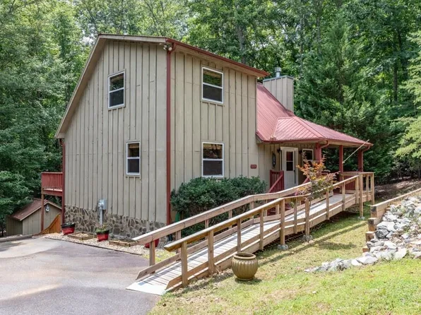 229 Chicory Dr W, Blairsville, GA 30512