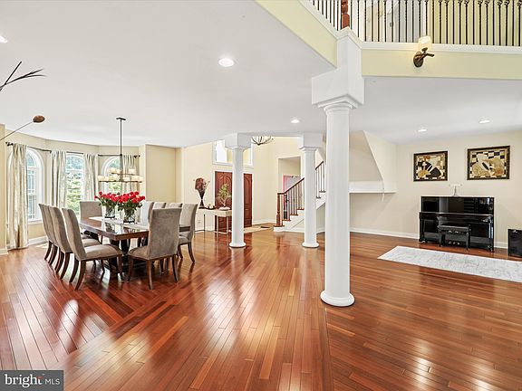 5th image of 19 Hidden Hills Dr
