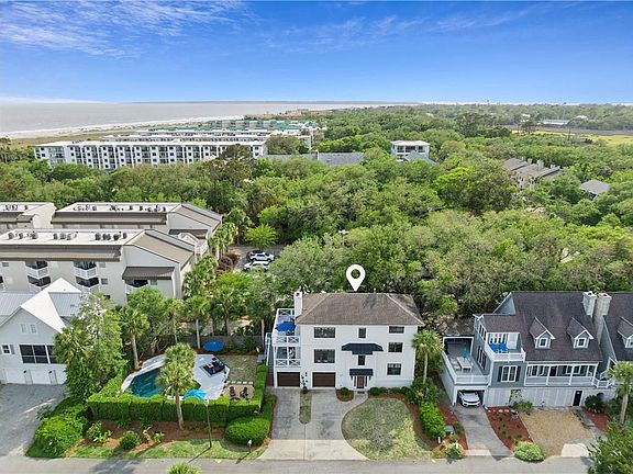 4th image of 225 Olive Way