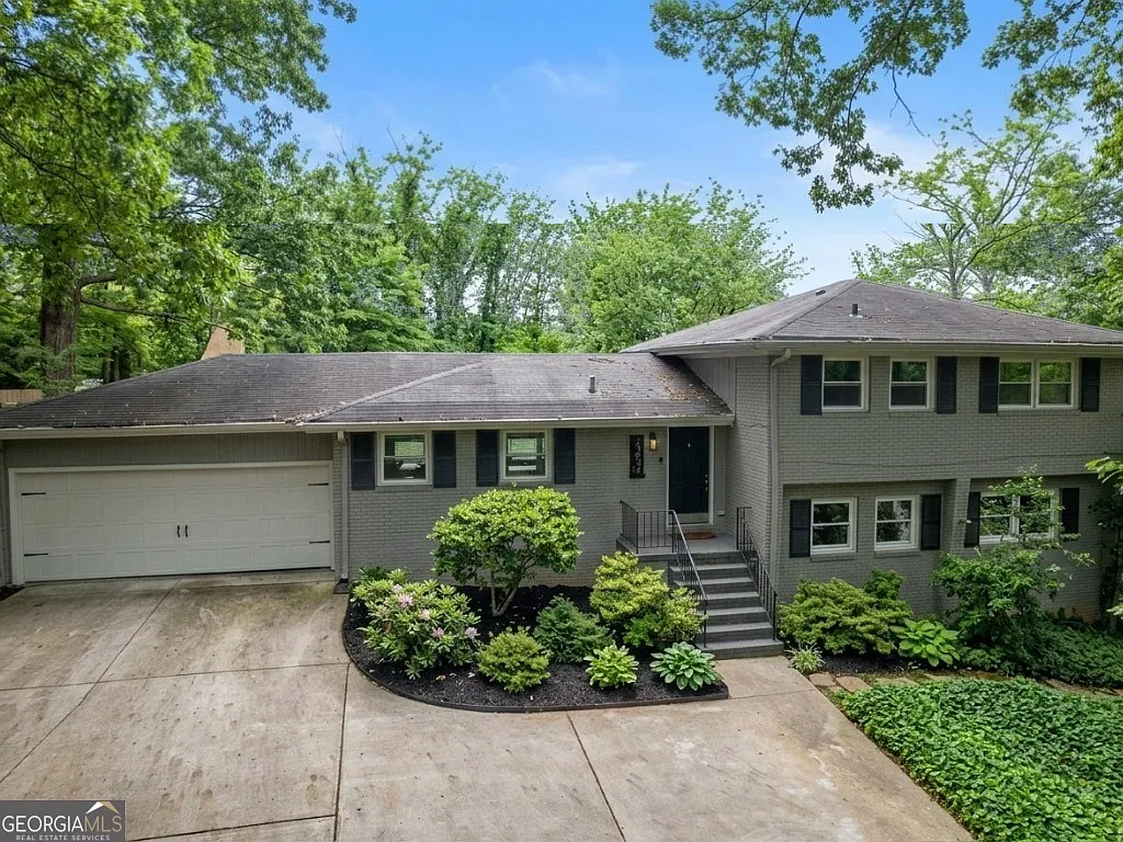 2363 Oak Ridge Ct photo 1