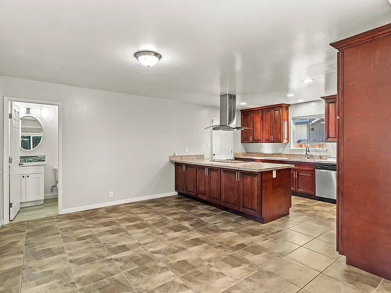 761 San Carlos Ave — Photo 8