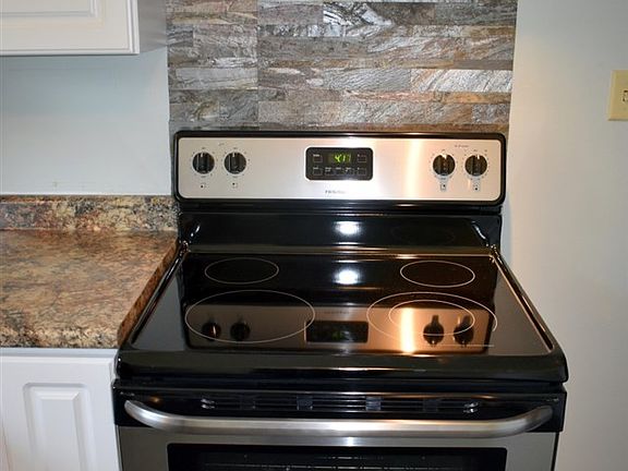 5th image of 353 Adams St