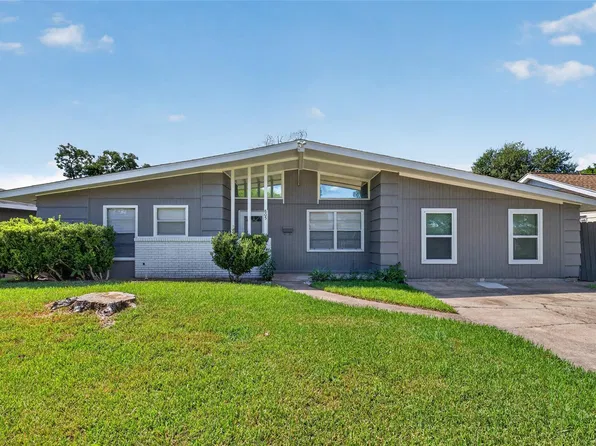 805 N 12th St, La Porte, TX 77571
