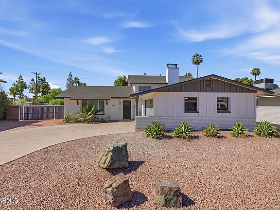 3rd image of 233 E ELLIS Drive