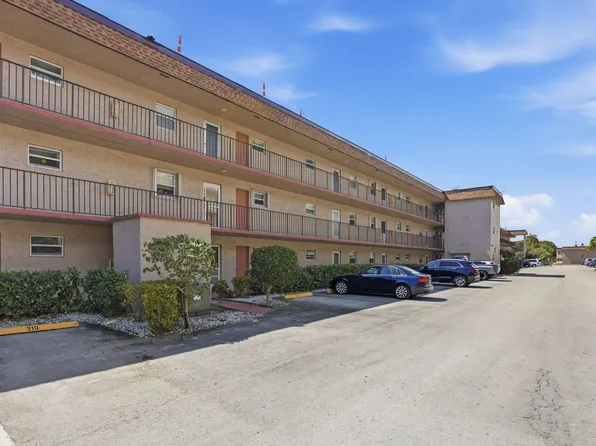 721 Lori Drive #210, Palm Springs, FL 33461