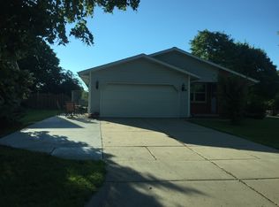 802 Flambeau Pl, De Pere, WI 54115