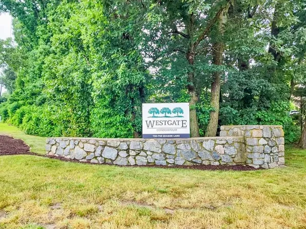 752 Quaker Ln #A310, Warwick, RI 02818