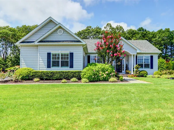 2 Hamptons Court Drive W, Eastport, NY 11941