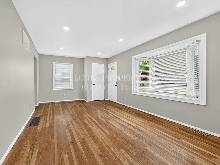 1136 Pauline Ave — Photo 18