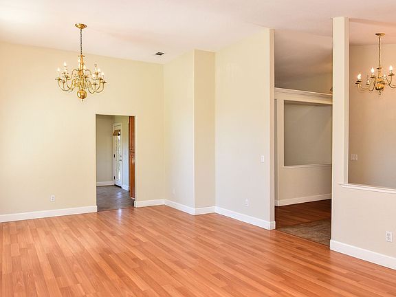 3rd image of 485 Deer Creek Dr
