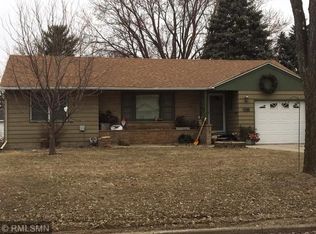 735 E 4th St, Litchfield, MN 55355
