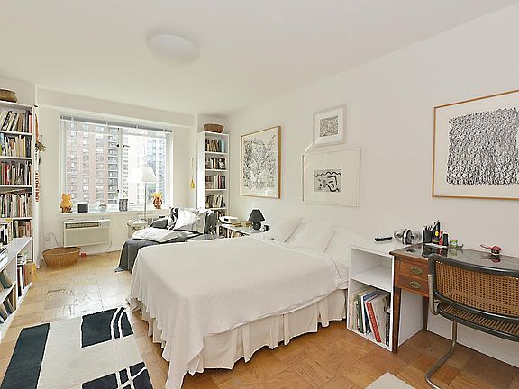 4th image of 392 Central Park W APT 9B