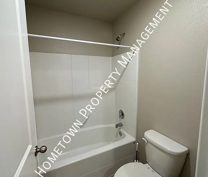 3332 Juno Ct NE — Photo 26