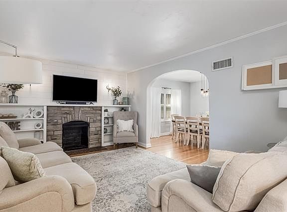 4th image of 4108 Alma Ave