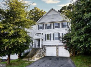 3401 Eagle Ridge Dr, Woodbridge, VA 22191