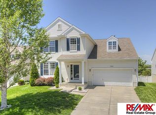 19322 Holmes St, Omaha, NE 68135