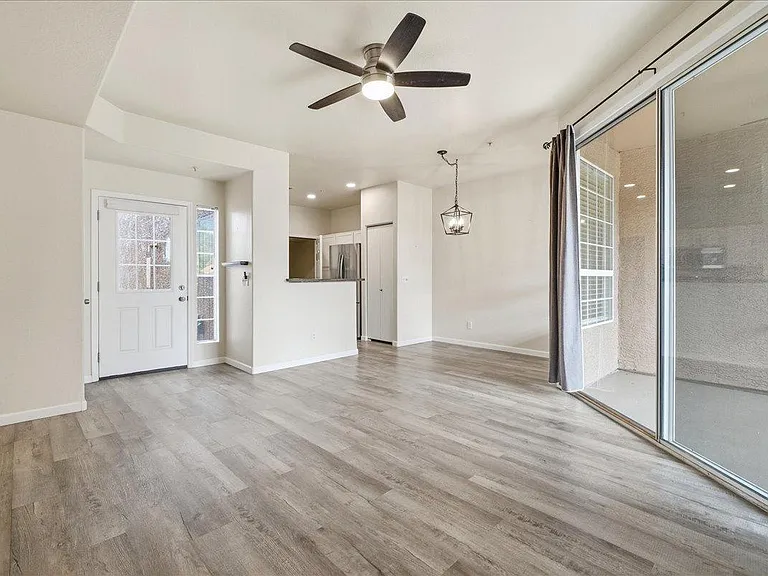 1633 E Lakeside Dr #63 — Photo 2