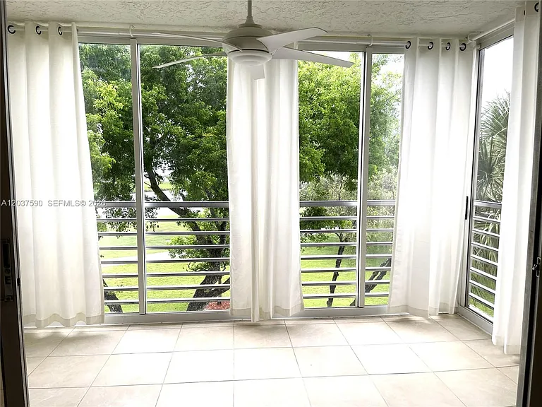9531 Seagrape Dr #305 — Photo 3
