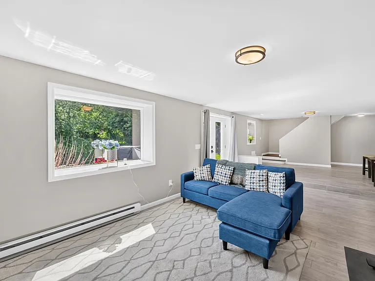 197 Wassuc Rd — Photo 17