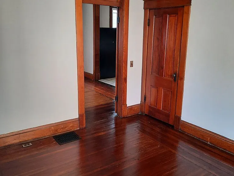 1615 Ferry St — Photo 15