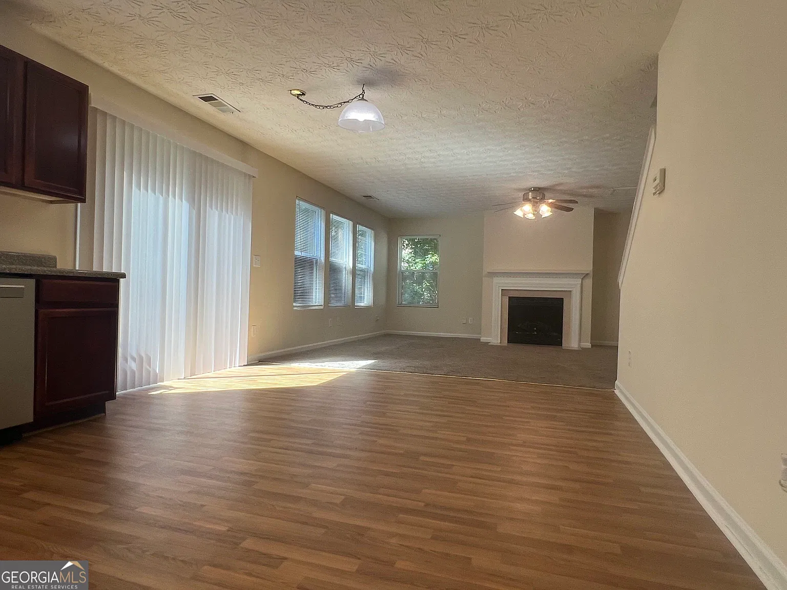 3 bed, 2.5 bath, 1794 sqft, $2,550 — Photo 3