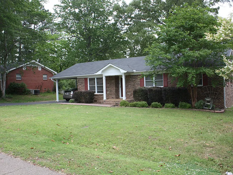 2207 Scott St — Photo 2