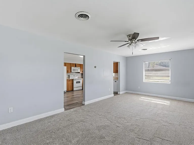 4220 Deleon St — Photo 14