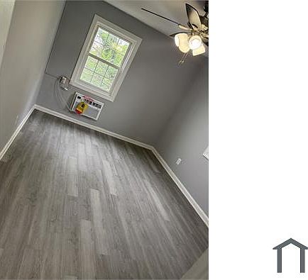 5th image of 50 49th St SE APT 202