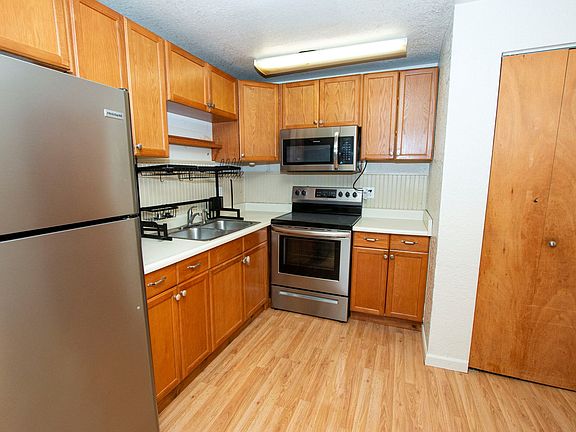 3rd image of 4460 Reka Dr