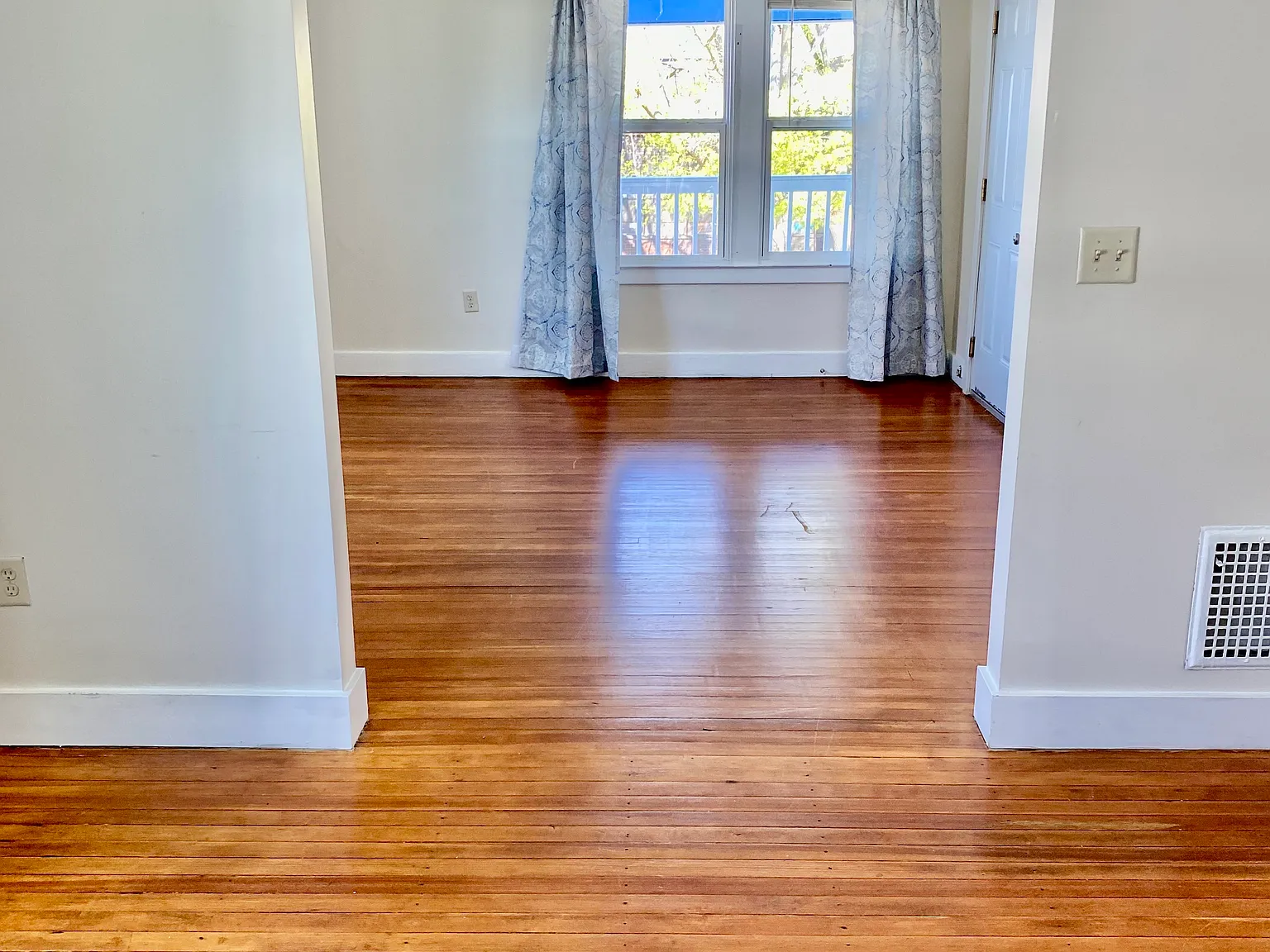 2 bed, 700 sqft, $1,175 — Photo 4